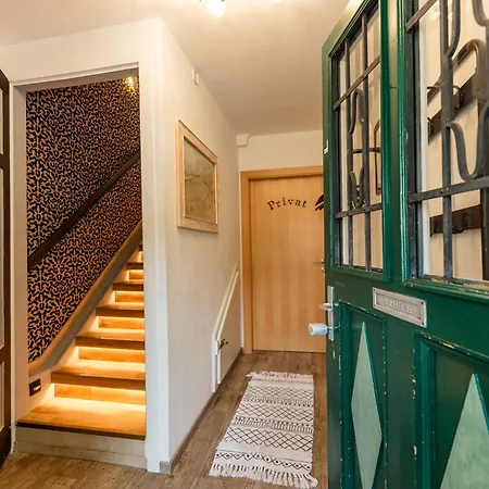 Апартаменти Stadt-chalet *